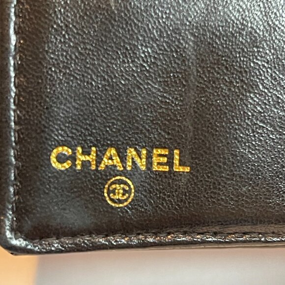 Chanel Vintage Patent Leather Compact Bifold Wallet - Black - Preowned - Picture 8 of 15
